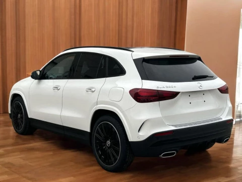 Mercedes-Benz GLA  200 D