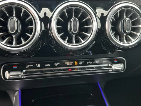 Mercedes-Benz GLA  200 D