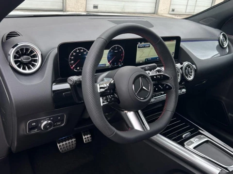 Mercedes-Benz GLA  200 D