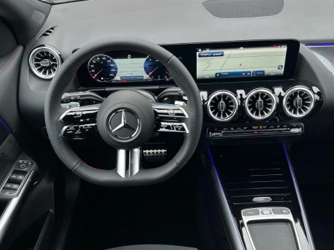 Mercedes-Benz GLA  200 D