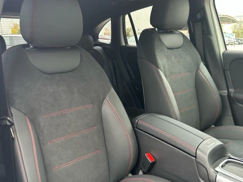 Mercedes-Benz GLA  200 D