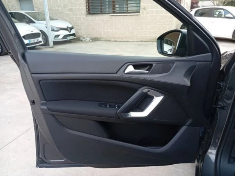 Peugeot 308 5P Business Line BlueHDi 100 S&S 6V MAN