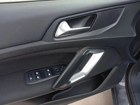 Peugeot 308 5P Business Line BlueHDi 100 S&S 6V MAN