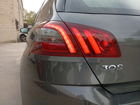 Peugeot 308 5P Business Line BlueHDi 100 S&S 6V MAN