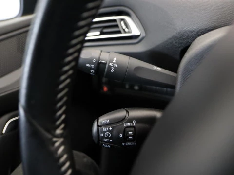 Peugeot 308 1.2 PURETECH 81KW STYLE 5P