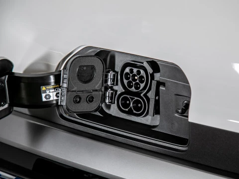 Kia PV5 Passenger L2H1 Long Range Plus