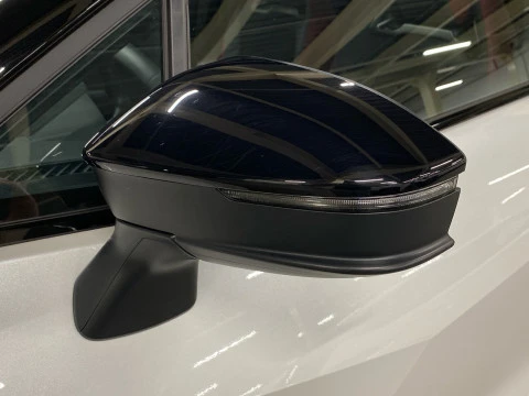 Toyota C-HR 2.0 220PH Premiere Edition