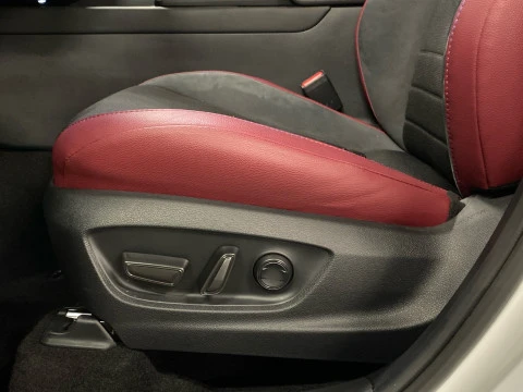 Toyota C-HR 2.0 220PH Premiere Edition