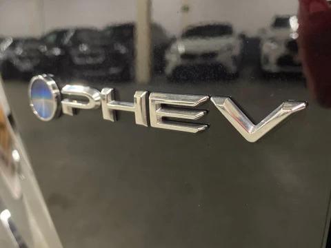 Toyota C-HR 2.0 220PH Premiere Edition