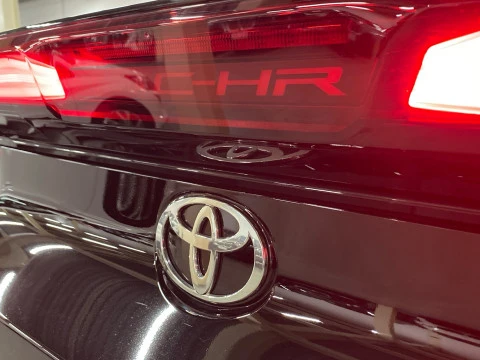Toyota C-HR 2.0 220PH Premiere Edition