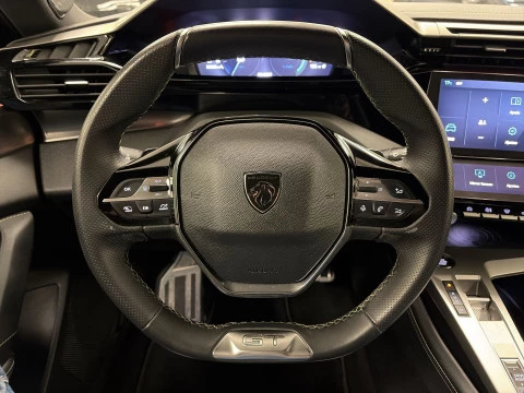 Peugeot 408 GT Hybrid eDCS6 100 kW (136 CV)