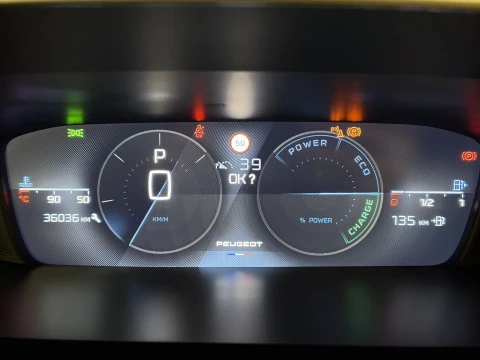 Peugeot 408 GT Hybrid eDCS6 100 kW (136 CV)