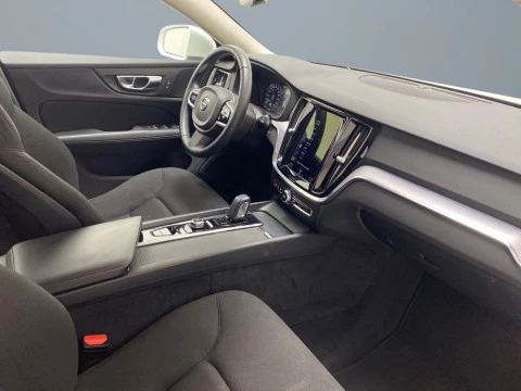 Volvo V60 , B4 AWD mild hybrid