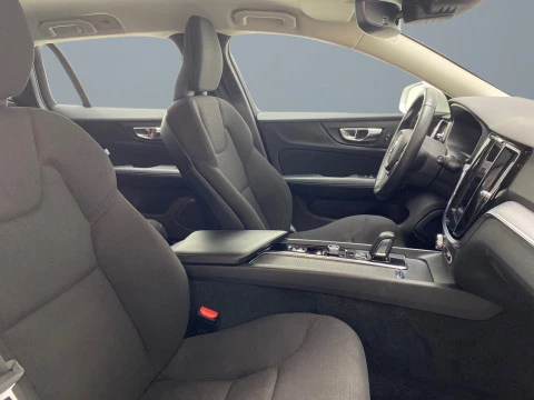 Volvo V60 , B4 AWD mild hybrid