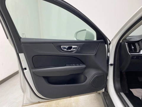 Volvo V60 , B4 AWD mild hybrid