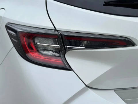 Toyota Corolla 5 Puertas Advance 180H T/A (e-CVT)