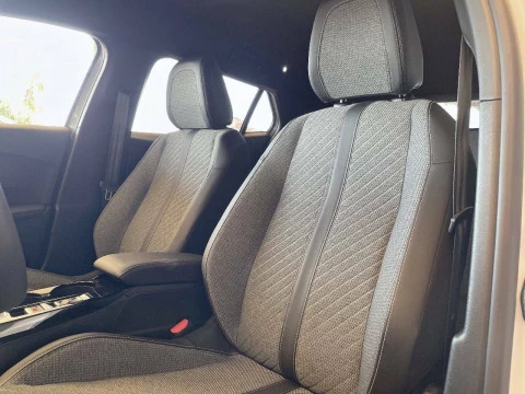 Peugeot 2008 Allure Puretech 100 S&S 6 Vel. MAN