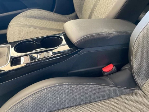 Peugeot 2008 Allure Puretech 100 S&S 6 Vel. MAN