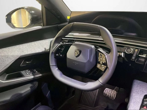 Peugeot 5008 Hybrid 1.2 100KW Allure eDCS6