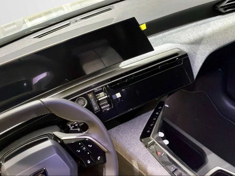 Peugeot 5008 Hybrid 1.2 100KW Allure eDCS6