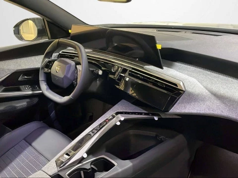 Peugeot 5008 Hybrid 1.2 100KW Allure eDCS6