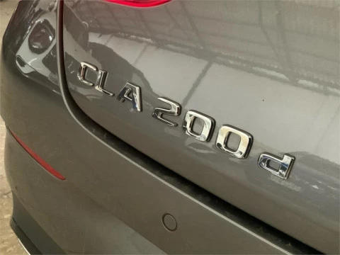 Mercedes-Benz CLA 200 D DCT