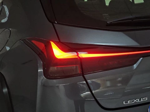 Lexus UX 2.0 300h UX