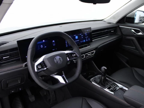 MG HS 1.5MT LUXURY MY24