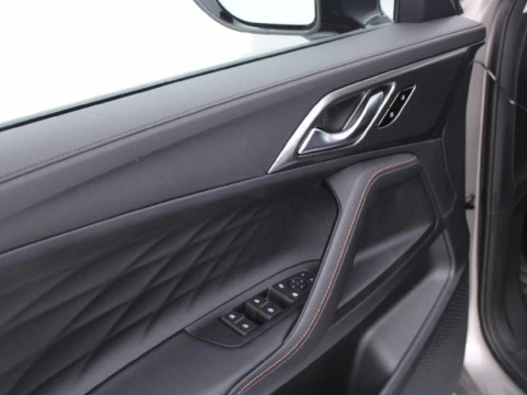 MG HS 1.5MT LUXURY MY24