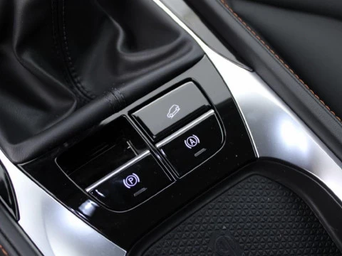 MG HS 1.5MT LUXURY MY24