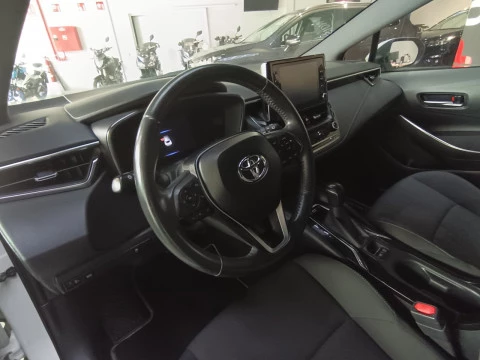 Toyota Corolla 1.8 125H ACTIVE TECH E-CVT