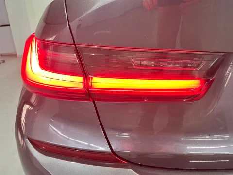 BMW 318 318D BERLINA