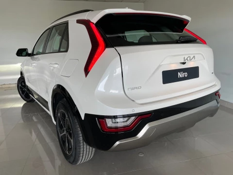 Kia Niro 1.6 GDi HEV 95kW (129CV) Drive
