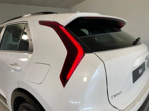 Kia Niro 1.6 GDi HEV 95kW (129CV) Drive
