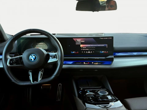 BMW i5 eDrive40