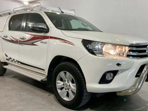 Toyota Hilux 2.4 D4D Cabina Doble VX