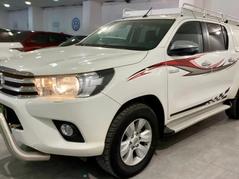 Toyota Hilux 2.4 D4D Cabina Doble VX