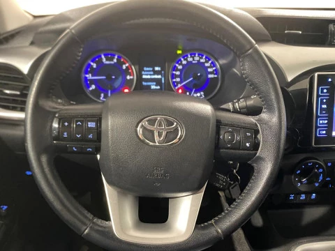 Toyota Hilux 2.4 D4D Cabina Doble VX