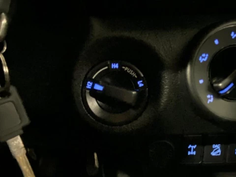 Toyota Hilux 2.4 D4D Cabina Doble VX