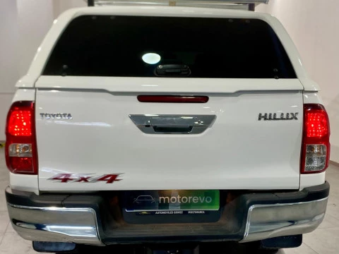 Toyota Hilux 2.4 D4D Cabina Doble VX