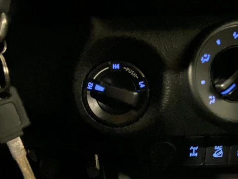 Toyota Hilux 2.4 D4D Cabina Doble VX