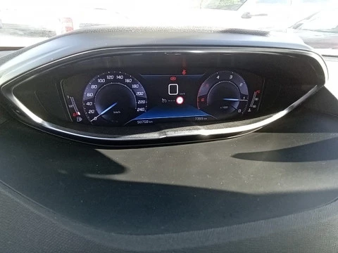 Peugeot 5008 Allure 1.5L BlueHDi 96kW (130CV) S&S