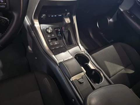 Lexus NX 2.5 300h Business Navigation 2WD