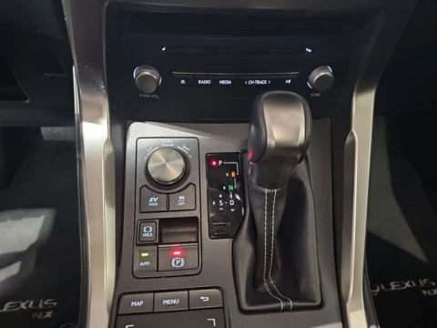 Lexus NX 2.5 300h Business Navigation 2WD