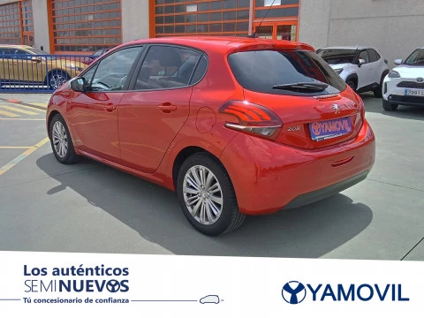 Peugeot 208 PureTech Signature 60 kW (82 CV)