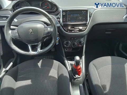 Peugeot 208 PureTech Signature 60 kW (82 CV)