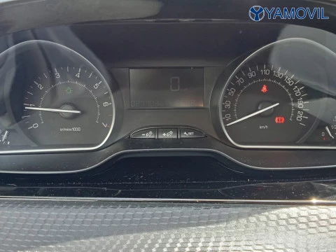 Peugeot 208 PureTech Signature 60 kW (82 CV)