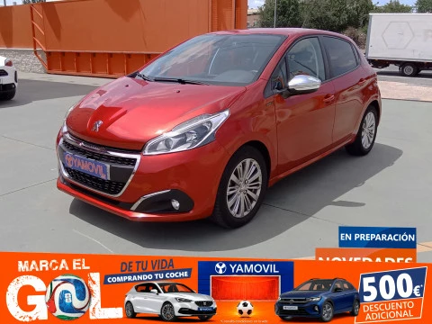 Peugeot 208 PureTech Signature 60 kW (82 CV)