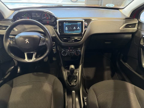 Peugeot 208 PureTech Signature 60 kW (82 CV)