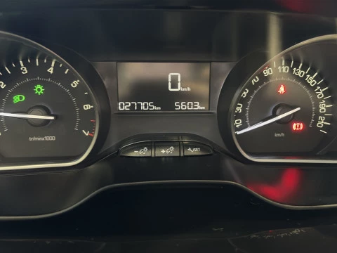 Peugeot 208 PureTech Signature 60 kW (82 CV)